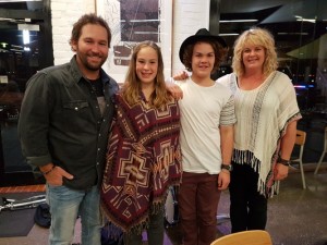 Von Robertsons shine after dark