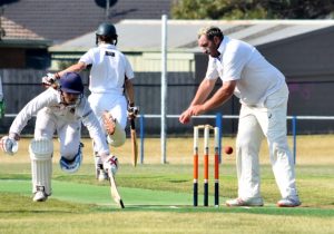 Heads bowlers choke Cobras to end season