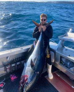 Waterfront a feeding ground for Australian salmon