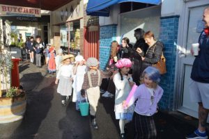 School celebrates 120th in old-fashioned style