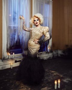 Art Simone: Queen of the world