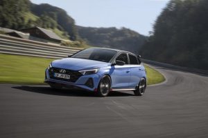 ‘N LAYS THE TRACK FROM SPORT TO STREET