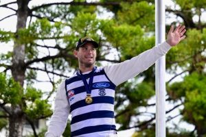 Key trio re-sign