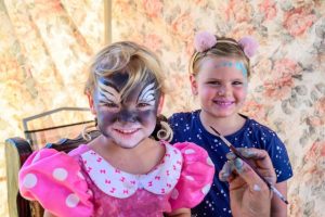 Thousands flock to park fair