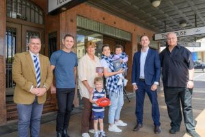 Frank Costa to be immortalised in bronze