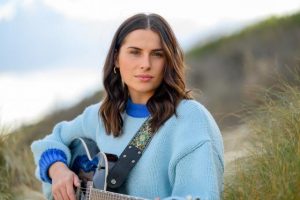 Debut single from former Sweetheart