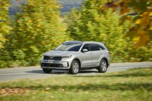 Kia SUV Hybrid left high and dry