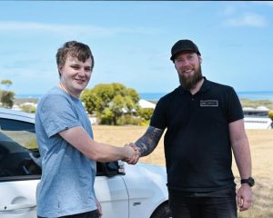 Brave hero stops car during seizure