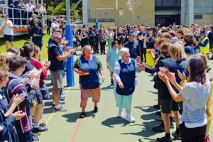 Lap of honour for Sandra