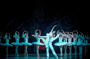 Ukrainian ballet company returns