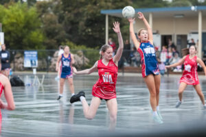 Dees defeat Grubbers in a close one