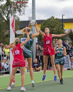 Star defender plays on with broken wrist