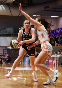 United thrashed in WNBL debut