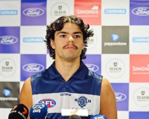 Lawson inks another year