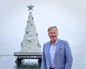 Floating Christmas tree is back