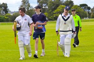 Walter steers Cobras to win