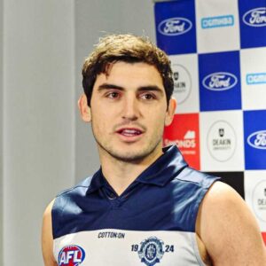 Geelong hangs on for thrilling Easter Monday win