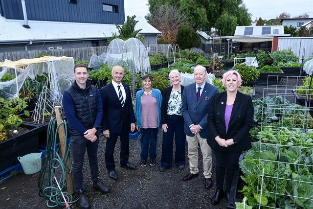Compost helps Geelong’s green spaces
