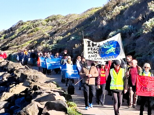 Walk supports refugees