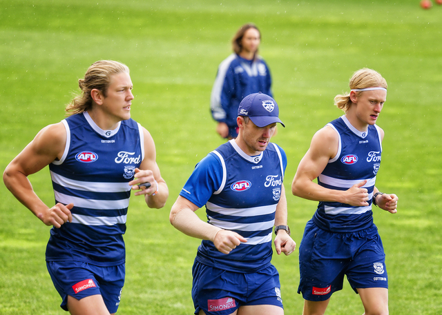 Blues shut down Geelong’s trade advance for Curnow