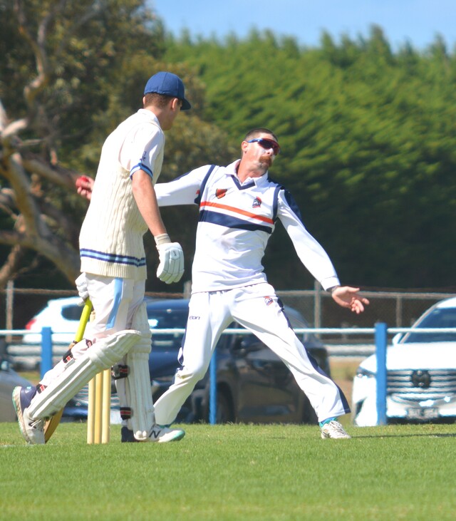 Late rally gives Titans a chance