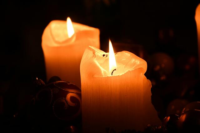 Enjoy some Carols by Candlelight
